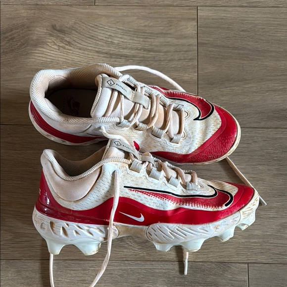 Nike Huarache molded baseball cleats - Picture 1 of 7